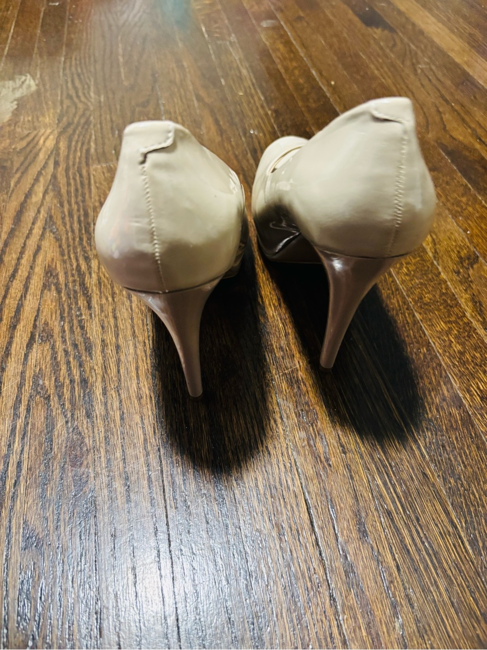 GUESS Women’s Nude Peep-Toe Patent High Heels, Size 10 - Picture 3 of 4